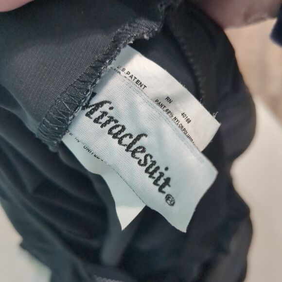 Miraclesuit One-Piece Swimsuit black 24 plus size bathing suit - Picture 5 of 6